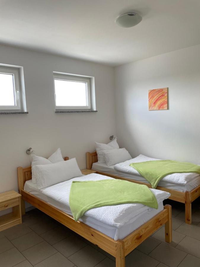 Twt Motel Triptis Exterior photo